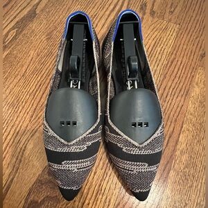 Rothy’s Golden Shimmer Points